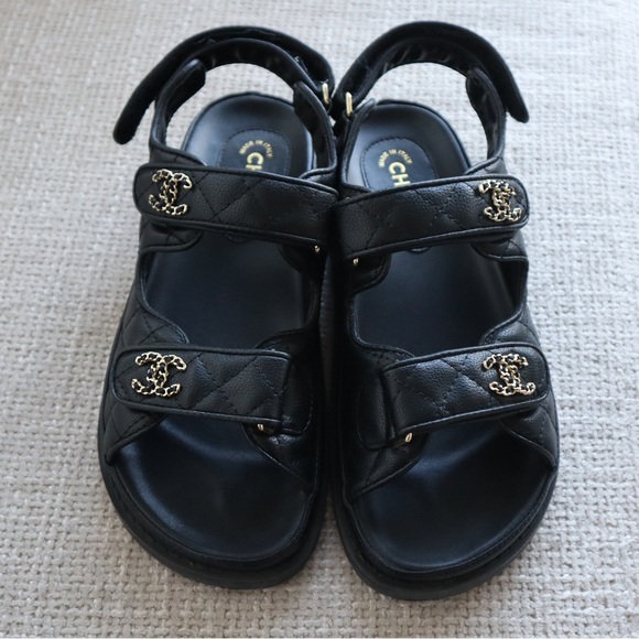 Woman’s sandals - Picture 3 of 5